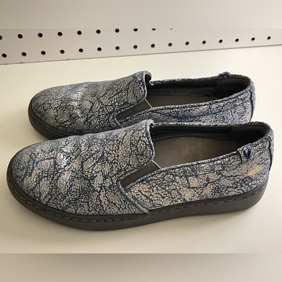 Vionic Women’s Avery Pro Slip-On Sneaker - Picture 8 of 16